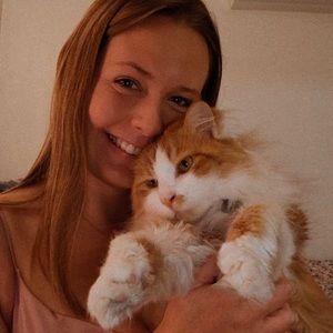 Meet your Posher, Emily